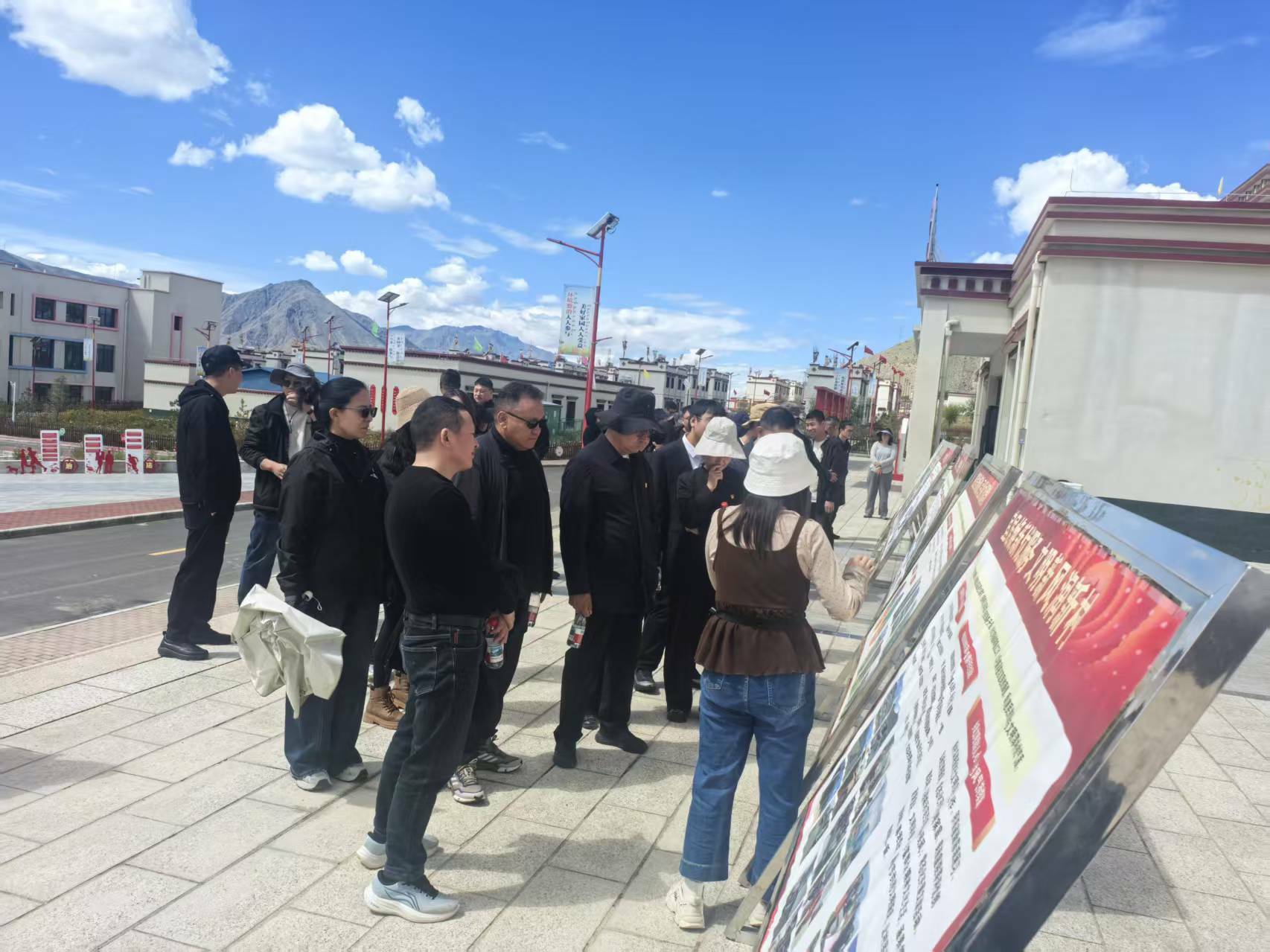 市、县自然资源系统开展民族团结进步月主题党日活动3.jpg